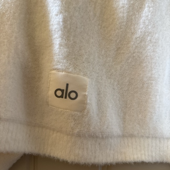 ALO Yoga Ivory Cropped Open-Front Shrug - Picture 5 of 6